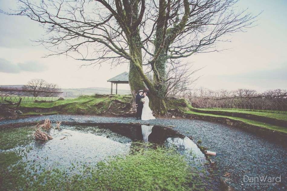 Simon_and_Sara_323_Dan-Ward-Wedding-Photography