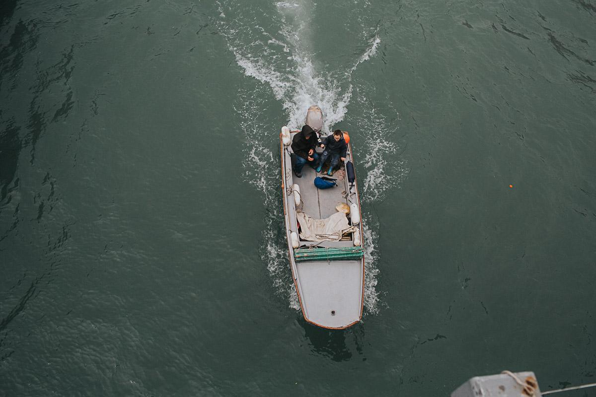 wedding photographer venice taking photographs of the stunning city