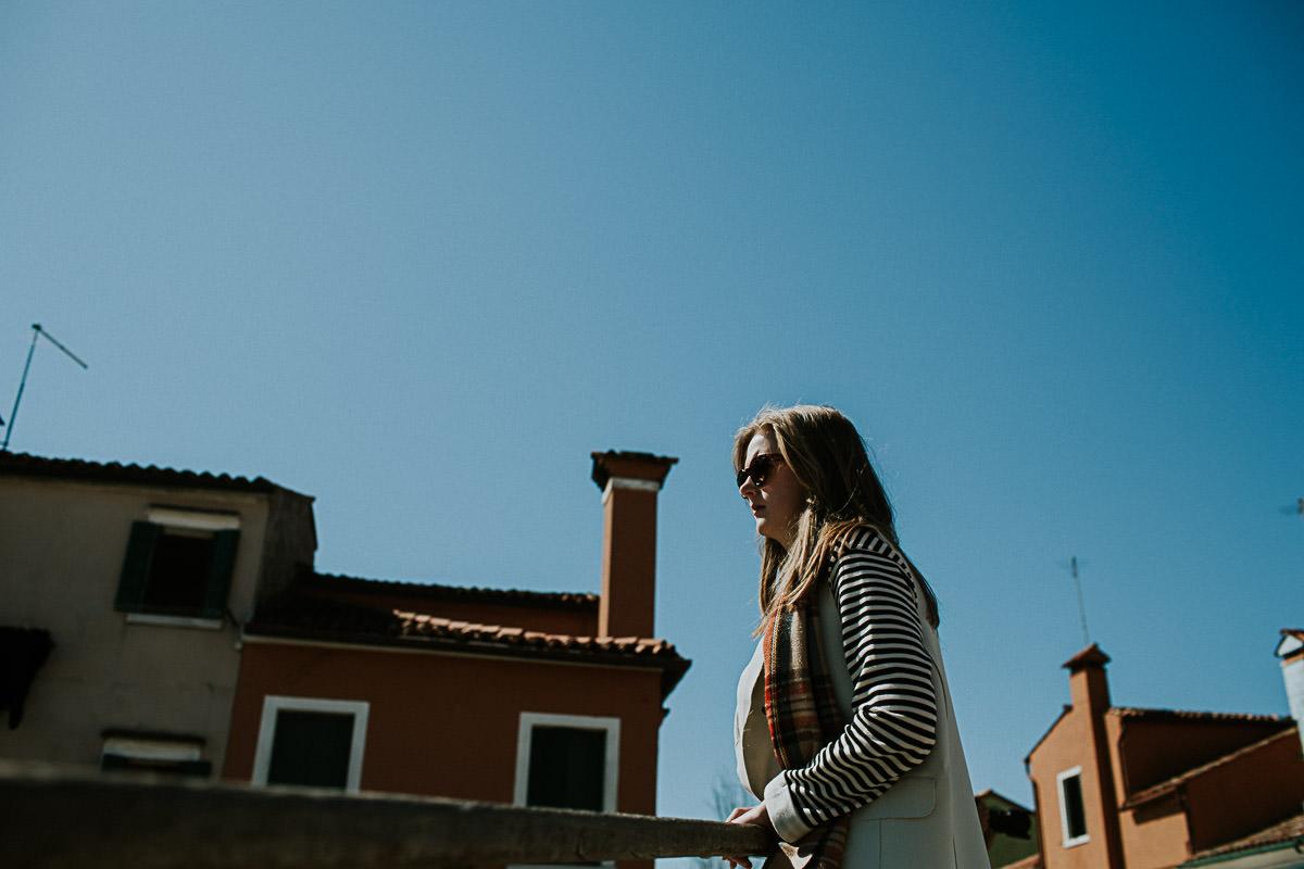 wedding photographer venice taking photographs of the stunning city
