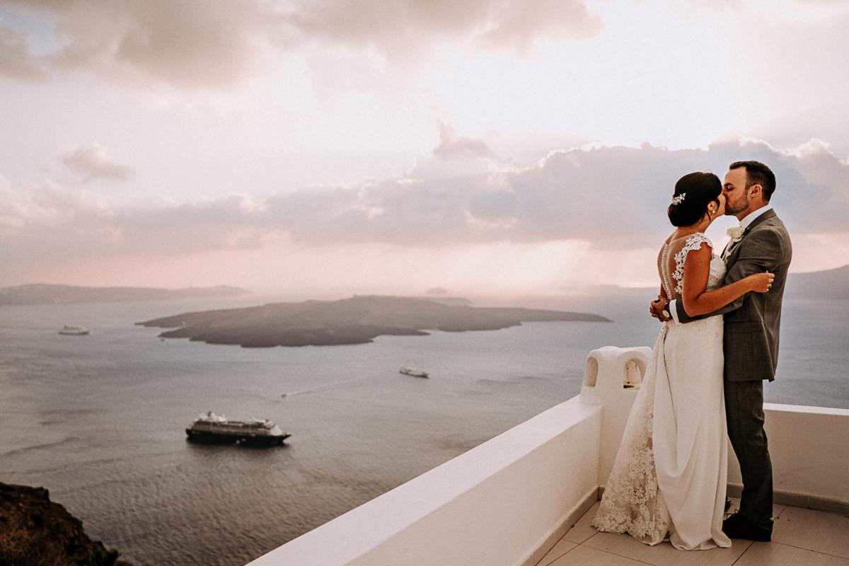 wedding photographer santorini