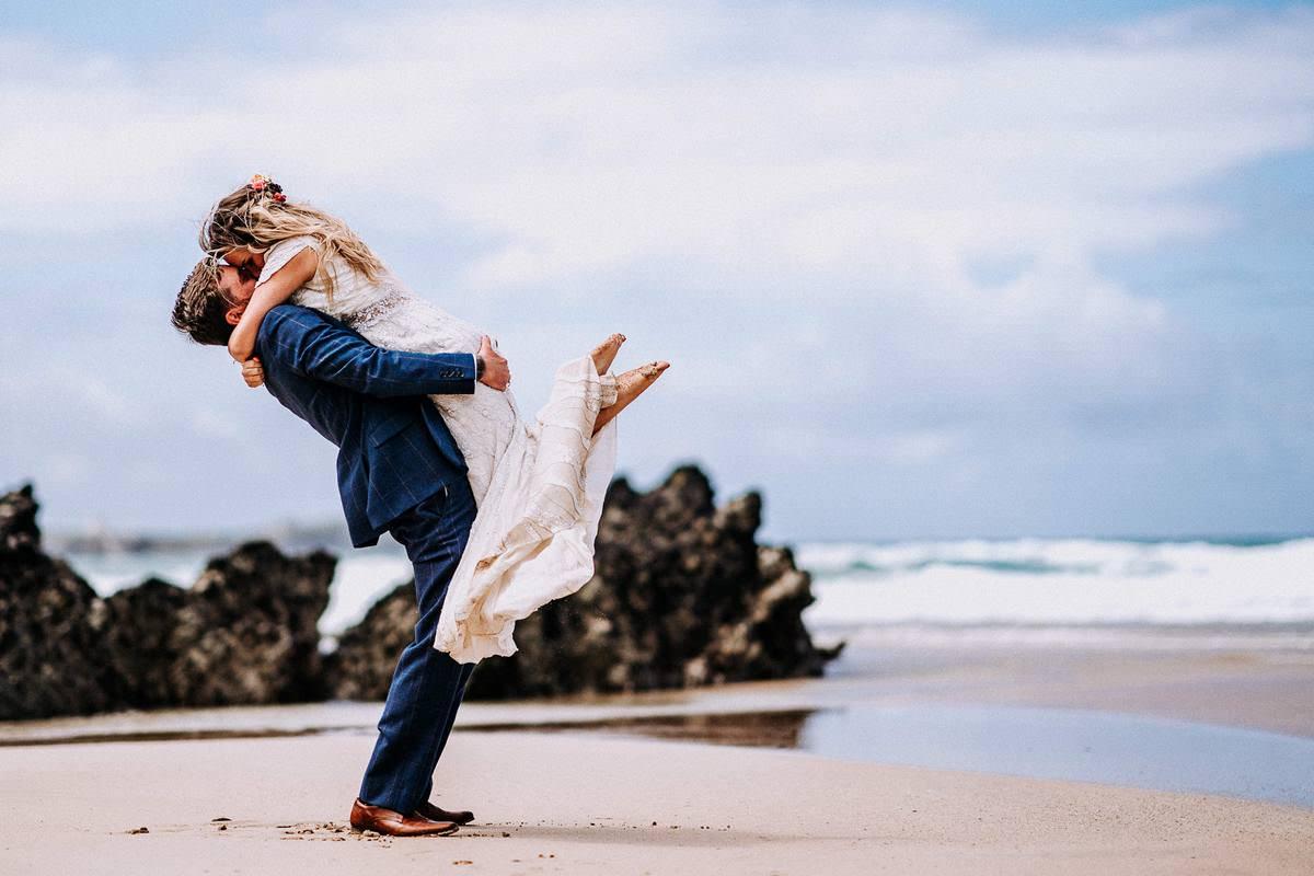 LUSTY GLAZE BEACH WEDDING PHOTOGRAPHER