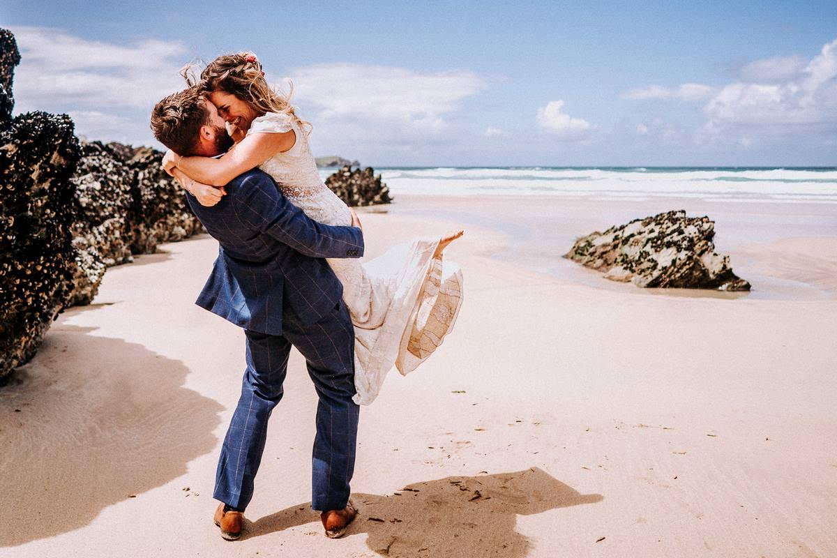 LUSTY GLAZE BEACH WEDDING PHOTOGRAPHER