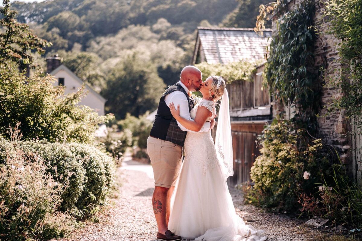 best wedding photographer 2021