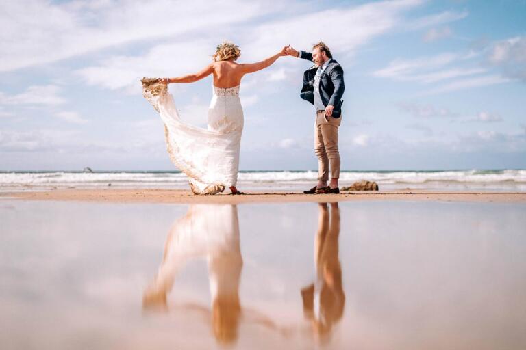 10 frames of Cornish beach wedding goodness!