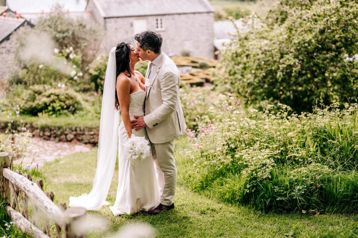pengersick castle wedding photographer