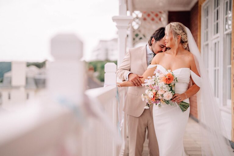 7 frames of Salcombe Summer wedding fun!