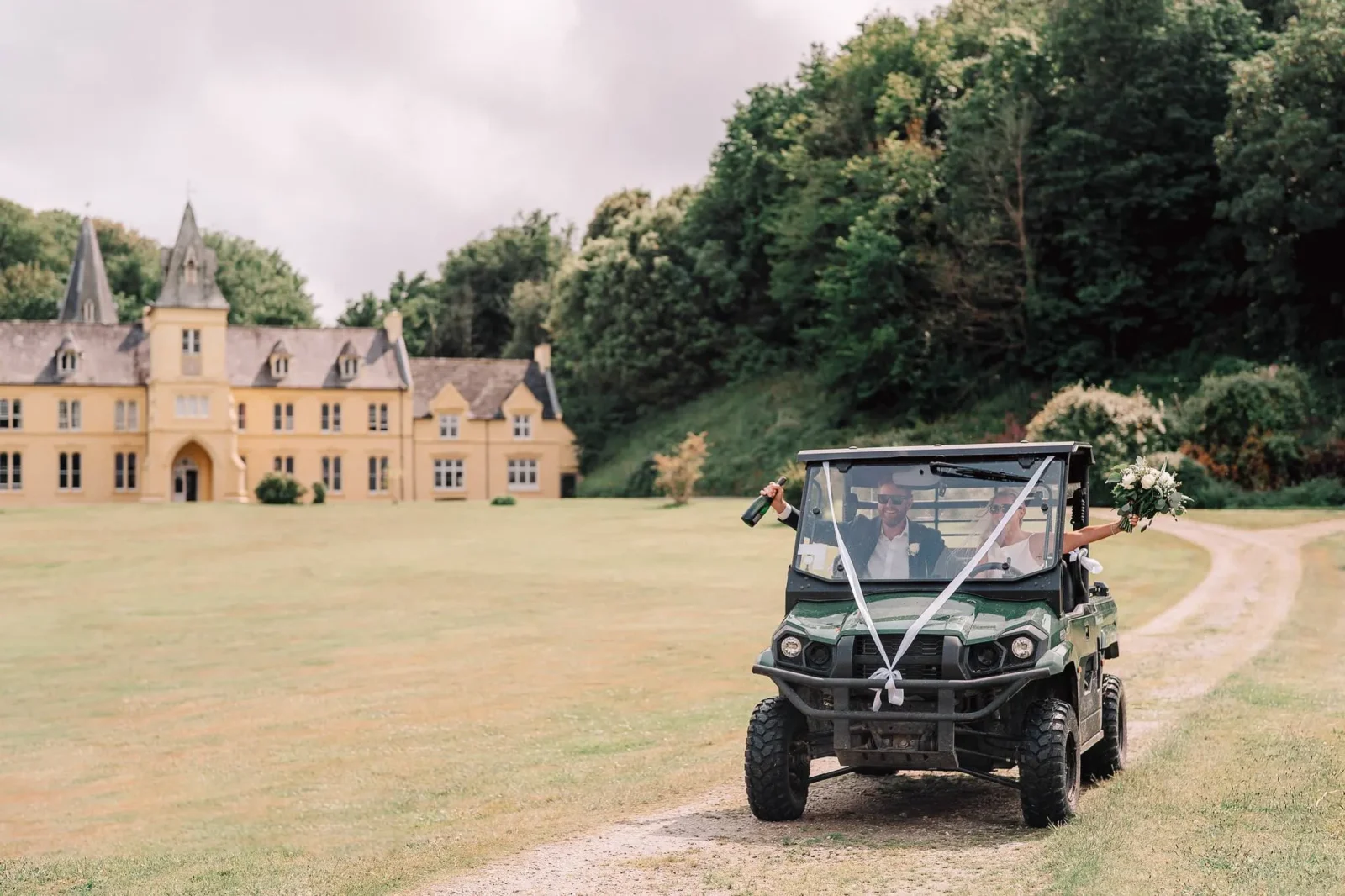 Best wedding photos of 2025