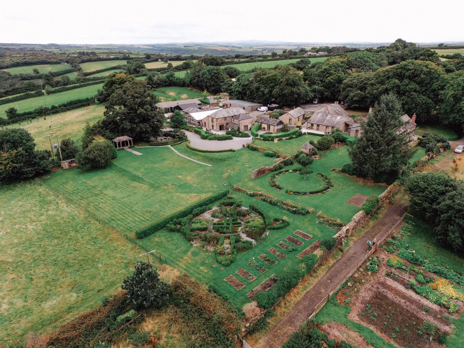 trevenna barns wedding photographer