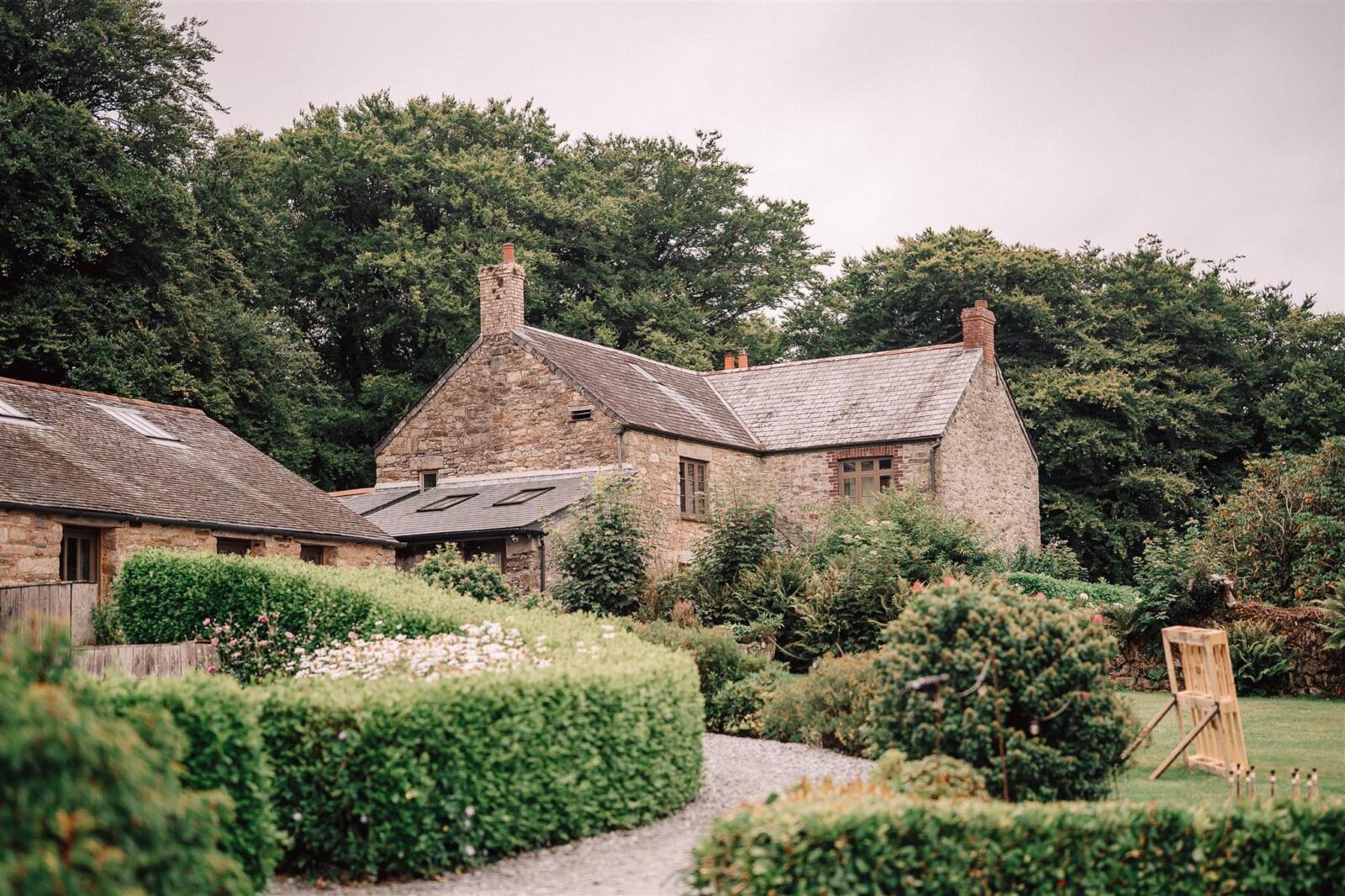 trevenna barns wedding photographer